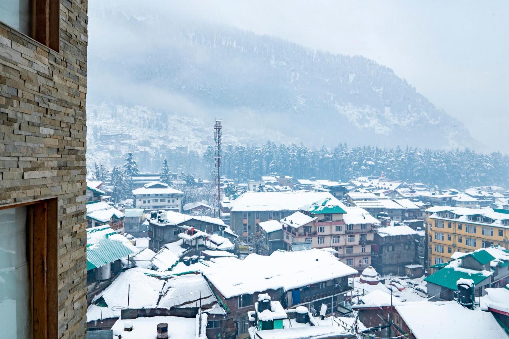 Hotel Treebo Premium Sattva With Mountain View Manāli Exterior foto